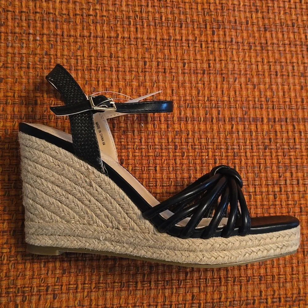 LIZ CLAIBORNE WOMEN'S BLACK WEDGE SUMMER MEMORY FOAM HEELSS SIZE 6.5